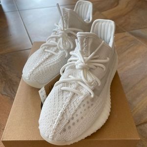 Yeezy Boost 350 V2 7 “Bone”  Brand New